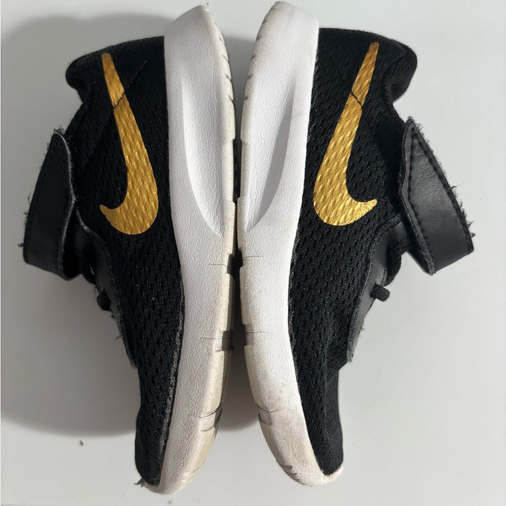 Nike Kids Black and Gold Unisex Sneakers